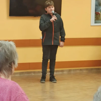 Besídka žáků ZŠ U stadionu
