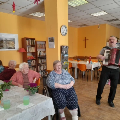 MDŽ s harmonikou