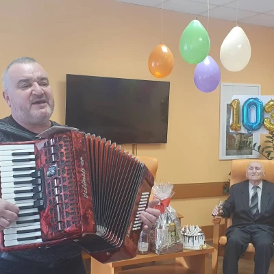 Pan Melich slaví 103 let !!! Natáčela TV Nova