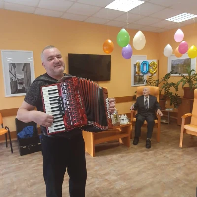 Pan Melich slaví 103 let !!! Natáčela TV Nova
