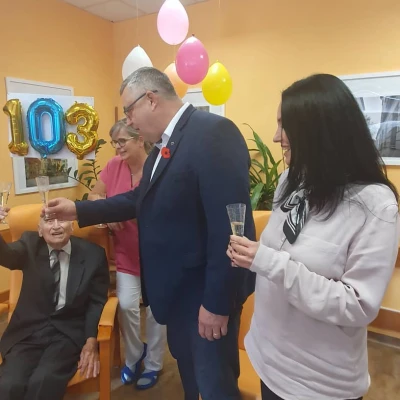 Pan Melich slaví 103 let !!! Natáčela TV Nova