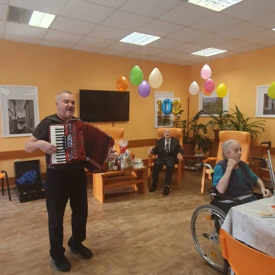 Pan Melich slaví 103 let !!! Natáčela TV Nova
