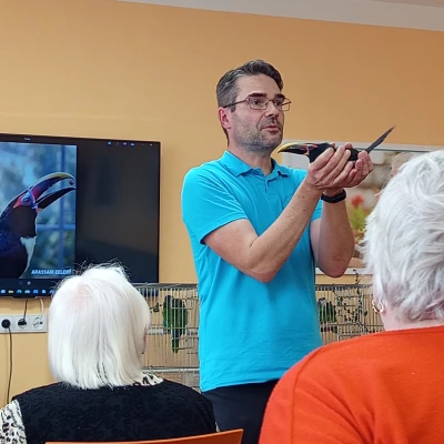 Výstava exotického ptactva s přednáškou